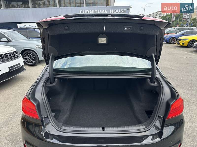 Седан BMW M5 2020 в Киеве