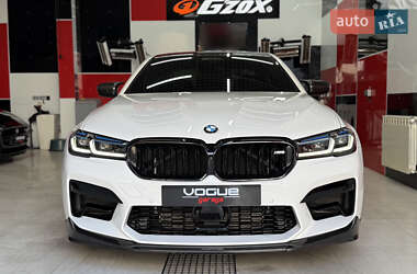 Седан BMW M5 2023 в Одесі
