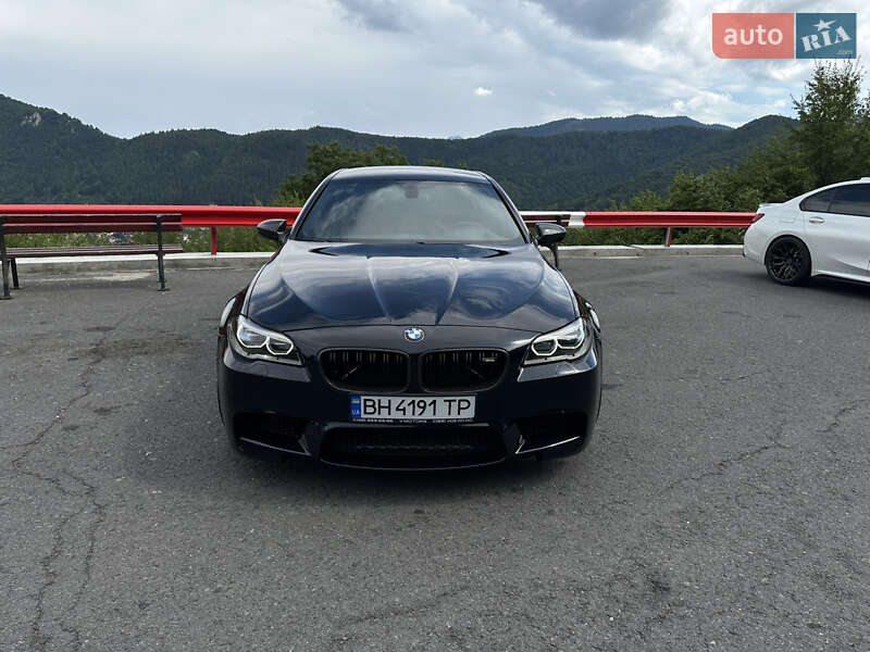 BMW M5 2012 BMW M5 2012