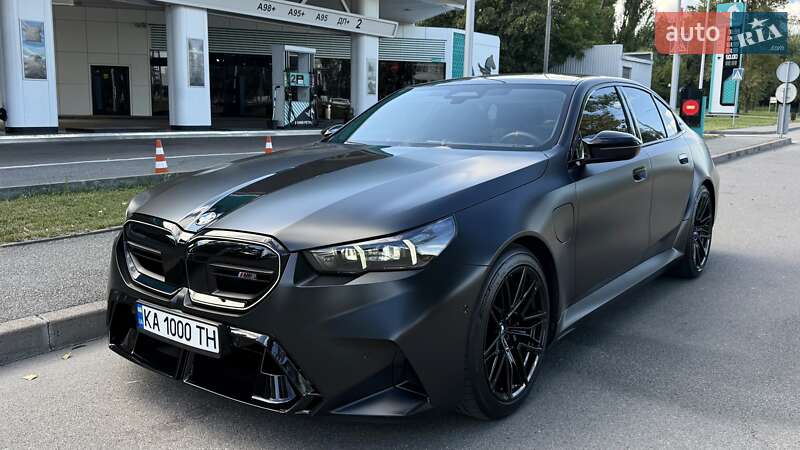 BMW M5 2024