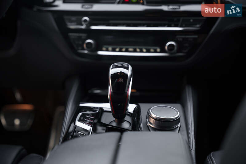 Седан BMW M5 2019 в Киеве