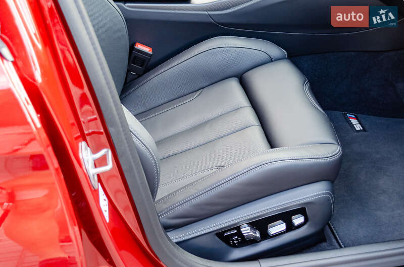 Седан BMW M5 2020 в Киеве