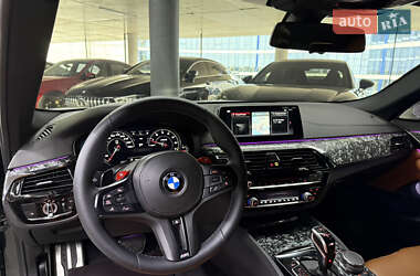 Седан BMW M5 2018 в 