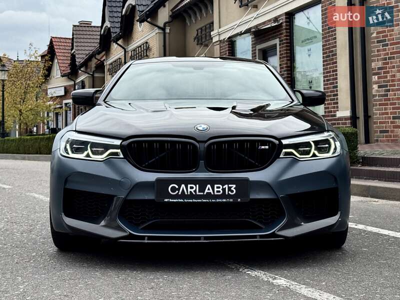 Седан BMW M5 2018 в Киеве