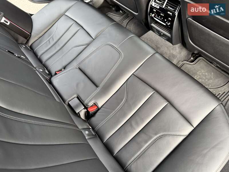 Седан BMW M5 2018 в Киеве