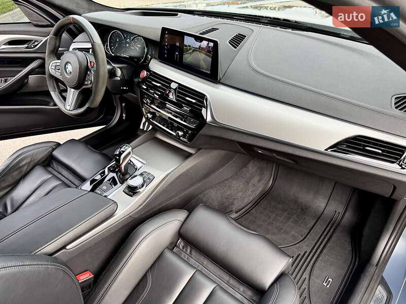 Седан BMW M5 2018 в Киеве