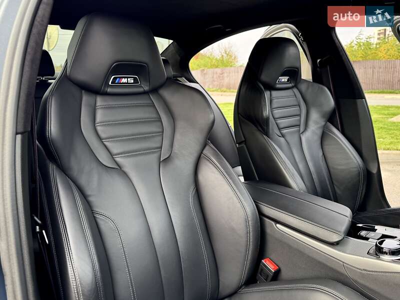 Седан BMW M5 2018 в Киеве