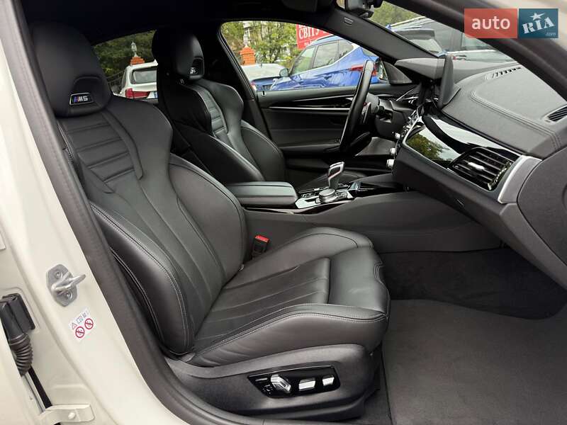 Седан BMW M5 2022 в Одессе