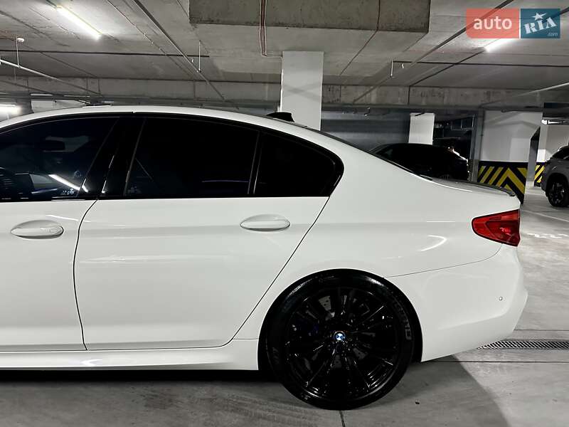 Седан BMW M5 2019 в Днепре