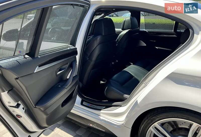 Седан BMW M5 2014 в Киеве