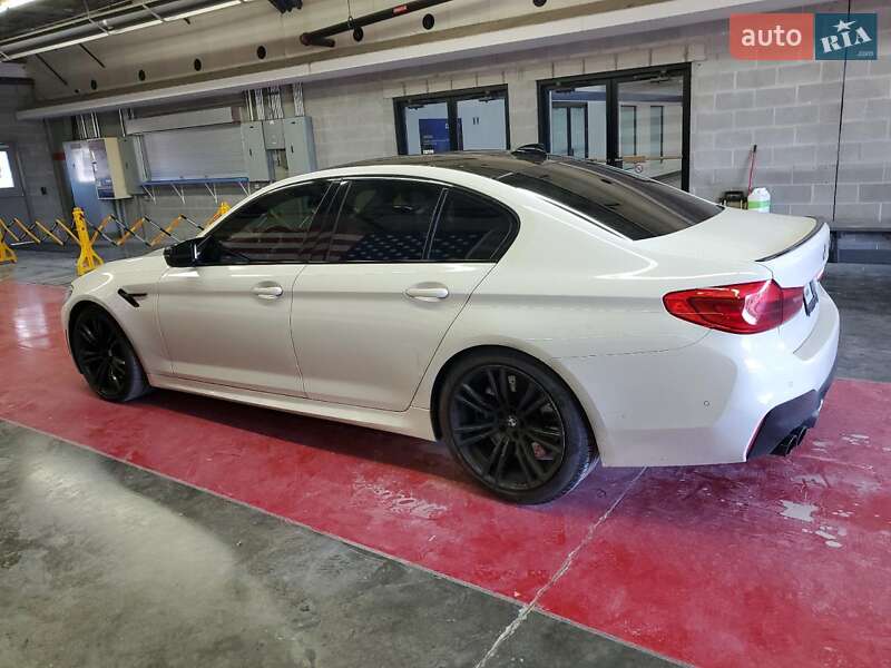 Седан BMW M5 2018 в Киеве