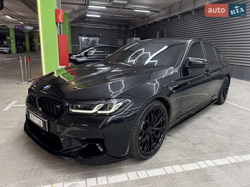 Седан BMW M5 2021 в Киеве
