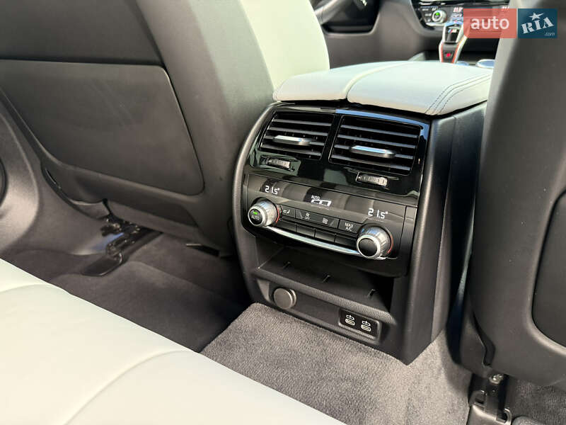 Седан BMW M5 2021 в Киеве