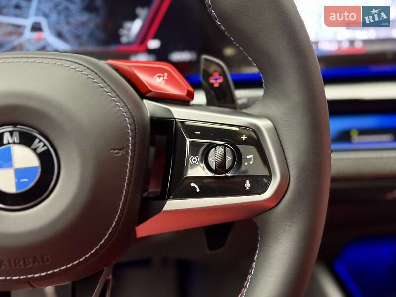 Седан BMW M5 2025 в Киеве