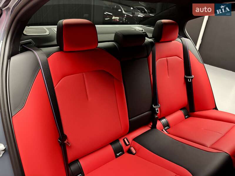 Седан BMW M5 2025 в Киеве