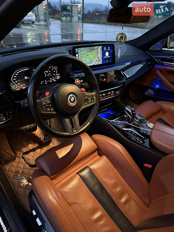 Седан BMW M5 2022 в Грушево