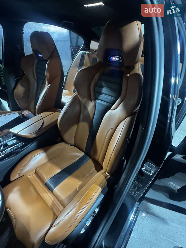 Седан BMW M5 2019 в Киеве