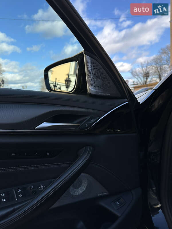 Седан BMW M5 2021 в Одесі