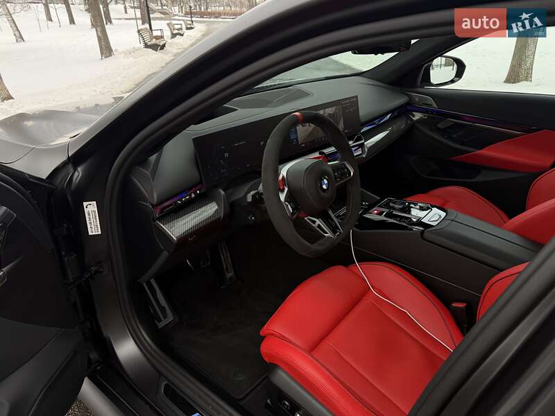 Седан BMW M5 2024 в Киеве