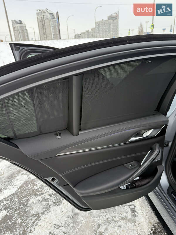 Седан BMW M5 2021 в Киеве