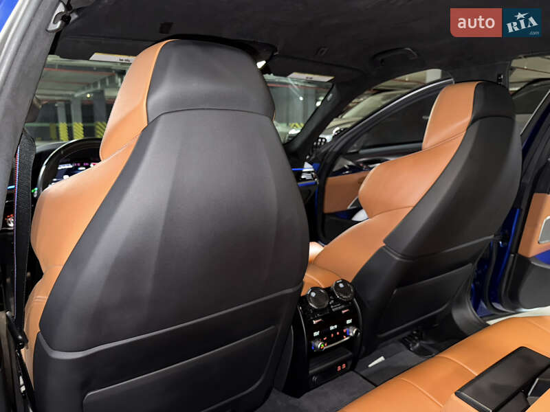 Седан BMW M5 2021 в Киеве