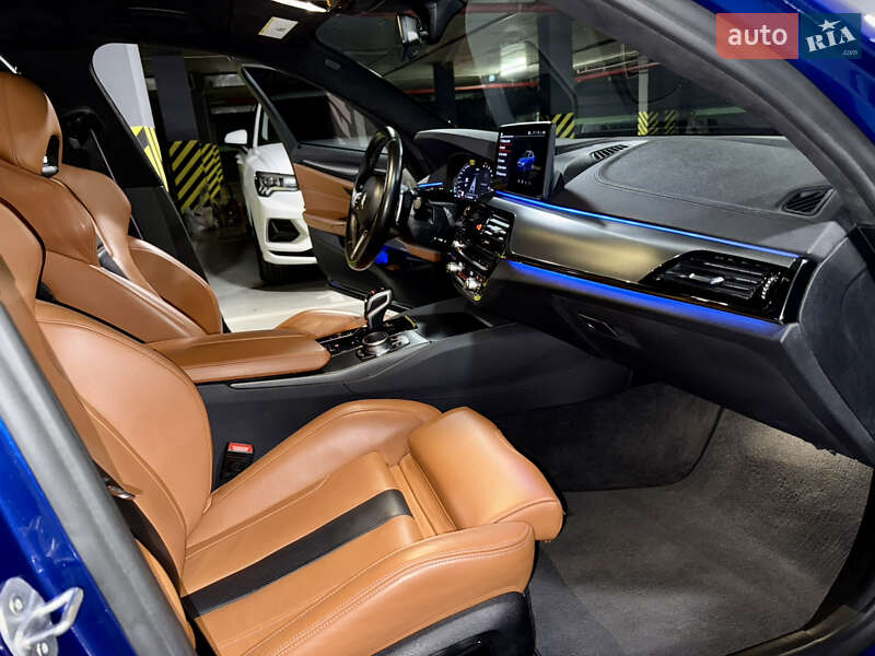 Седан BMW M5 2021 в Киеве