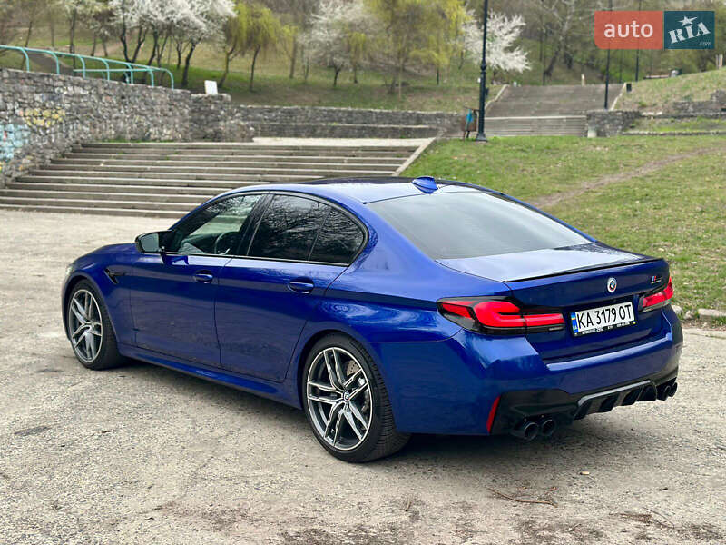 Седан BMW M5 2022 в Киеве