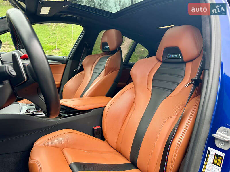 Седан BMW M5 2022 в Киеве