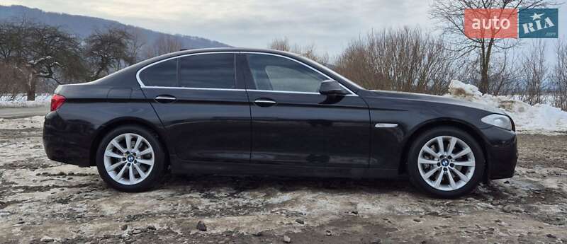 Седан BMW M5 2011 в Ужгороді