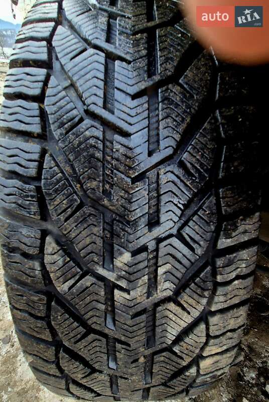 Седан BMW M5 2011 в Ужгороді