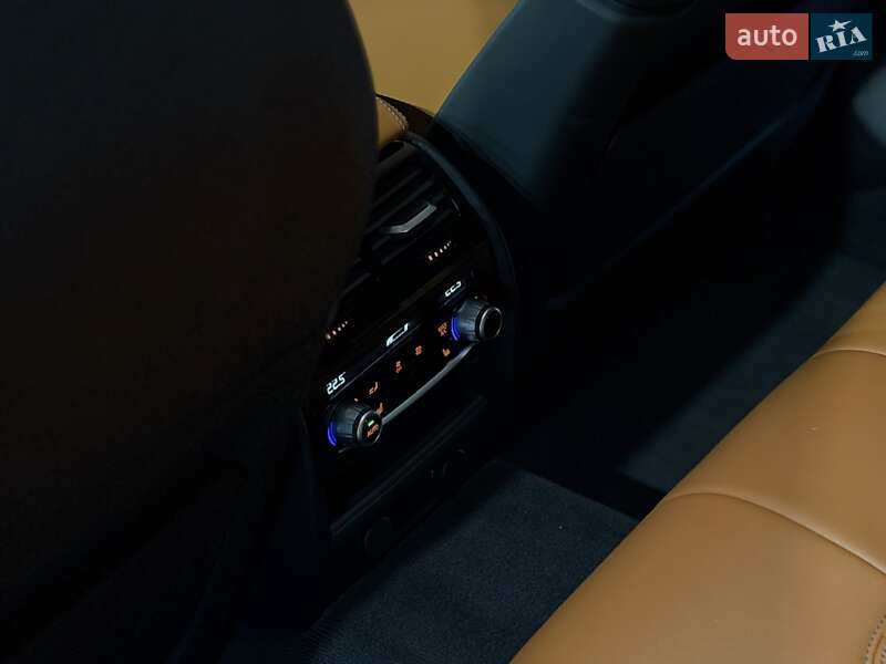 Седан BMW M5 2019 в Одесі