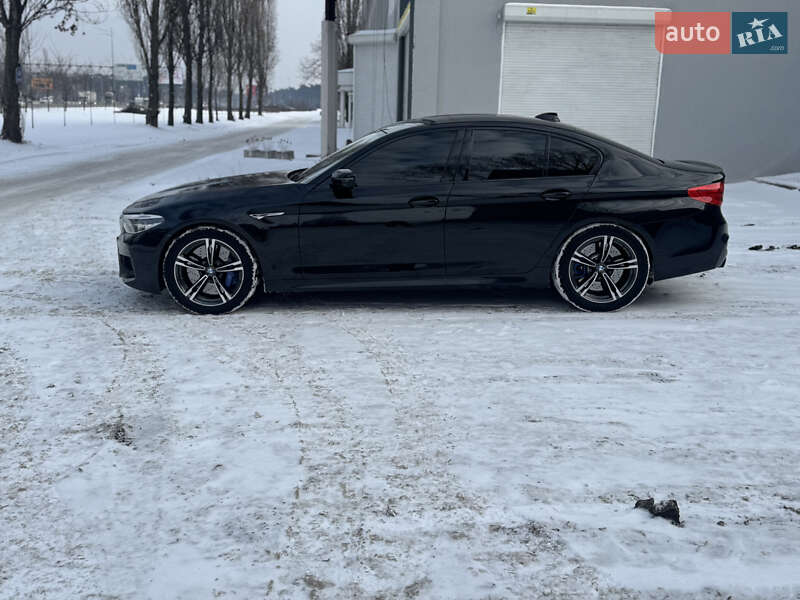Седан BMW M5 2019 в Киеве
