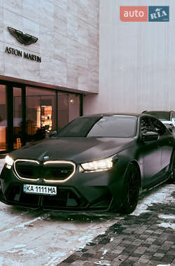 Седан BMW M5 2025 в Киеве