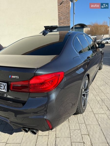 Седан BMW M5 2018 в Львове