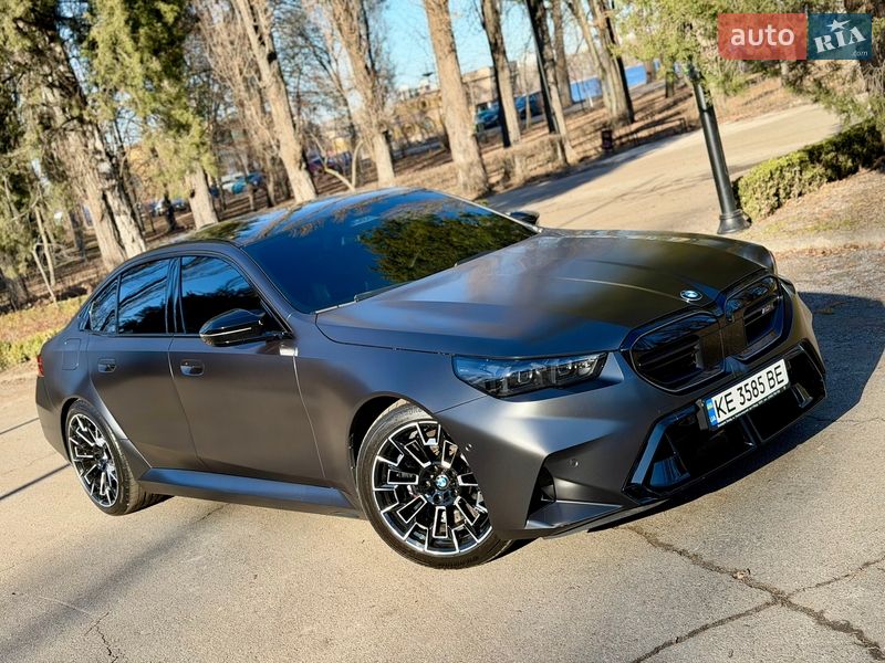 Седан BMW M5 2024 в Киеве