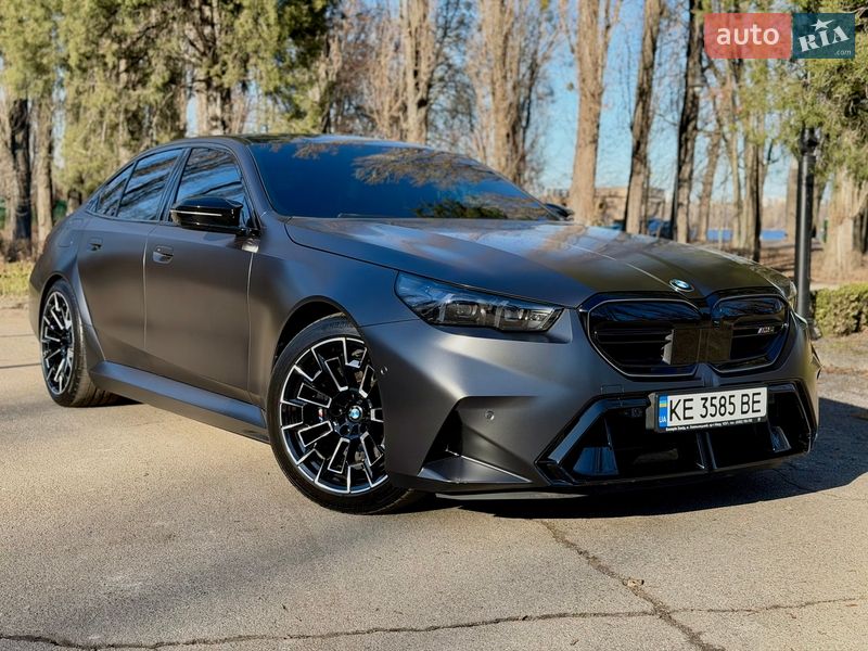 Седан BMW M5 2024 в Киеве