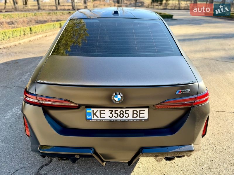 Седан BMW M5 2024 в Киеве