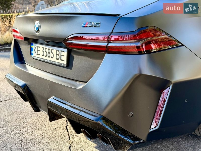 Седан BMW M5 2024 в Киеве