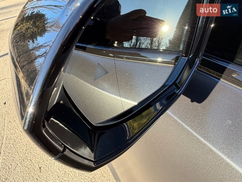 Седан BMW M5 2024 в Киеве