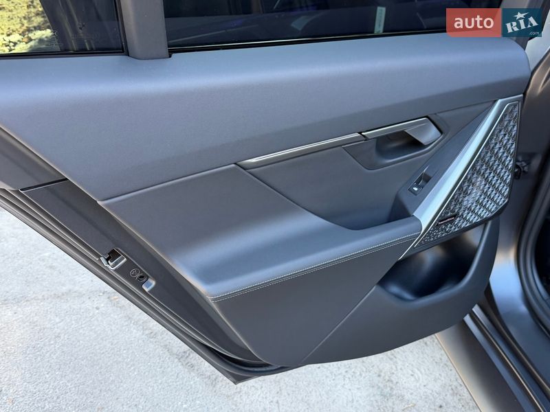 Седан BMW M5 2024 в Киеве