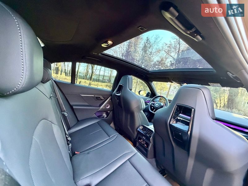 Седан BMW M5 2024 в Киеве