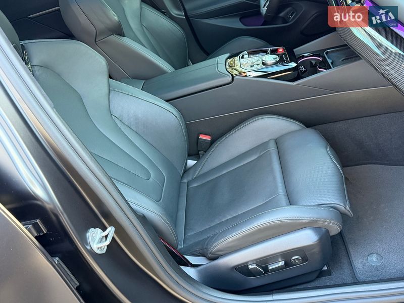 Седан BMW M5 2024 в Киеве
