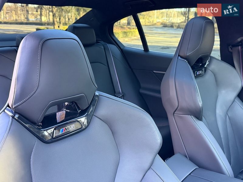 Седан BMW M5 2024 в Киеве