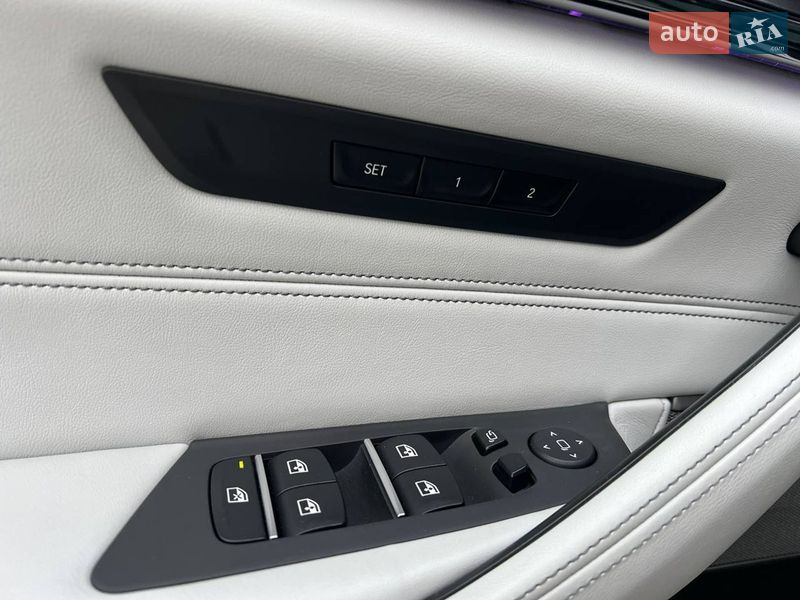 Седан BMW M5 2018 в Львове