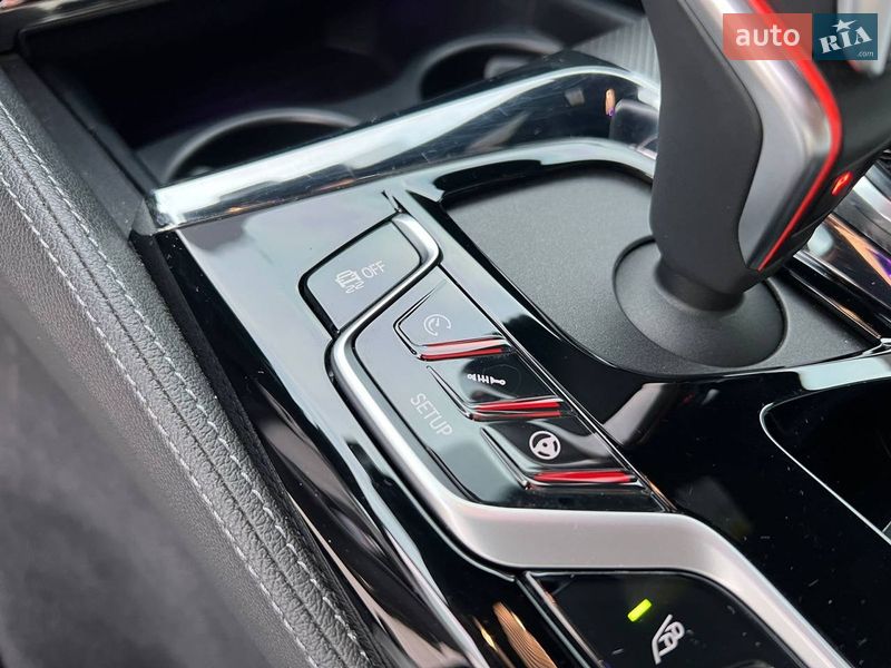 Седан BMW M5 2018 в Львове