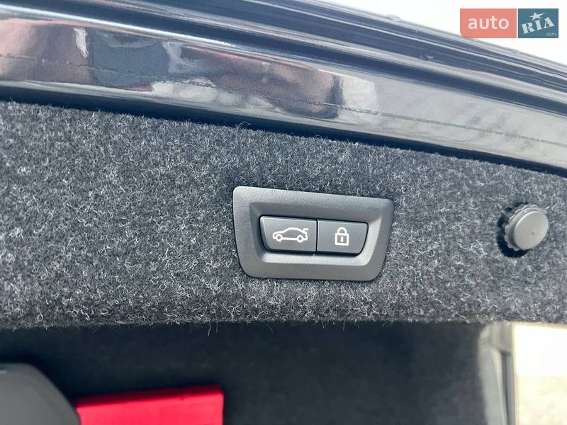 Седан BMW M5 2018 в Львове