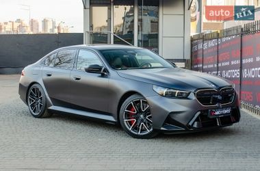 Седан BMW M5 2024 в Киеве
