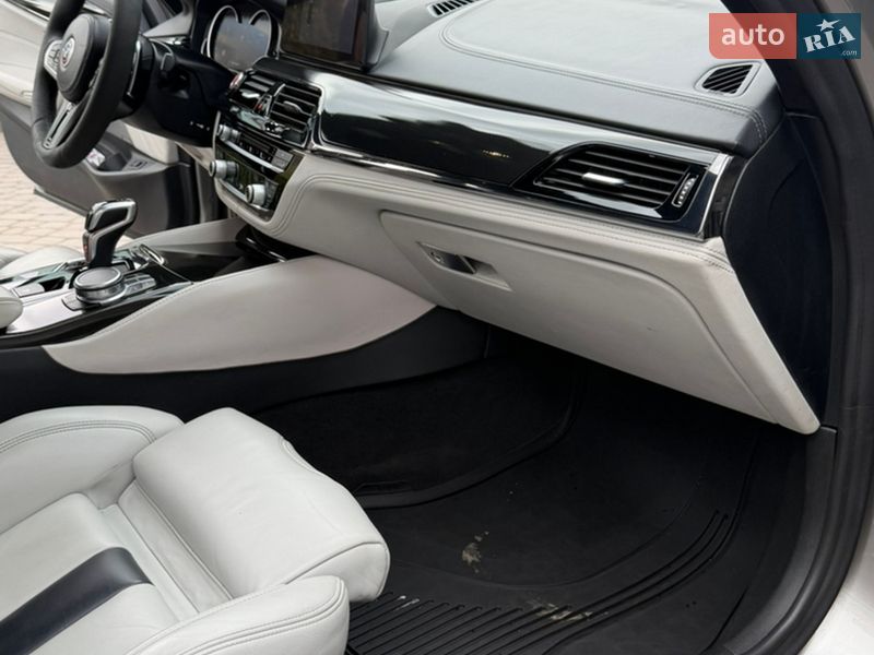 Седан BMW M5 2019 в Хмельницком