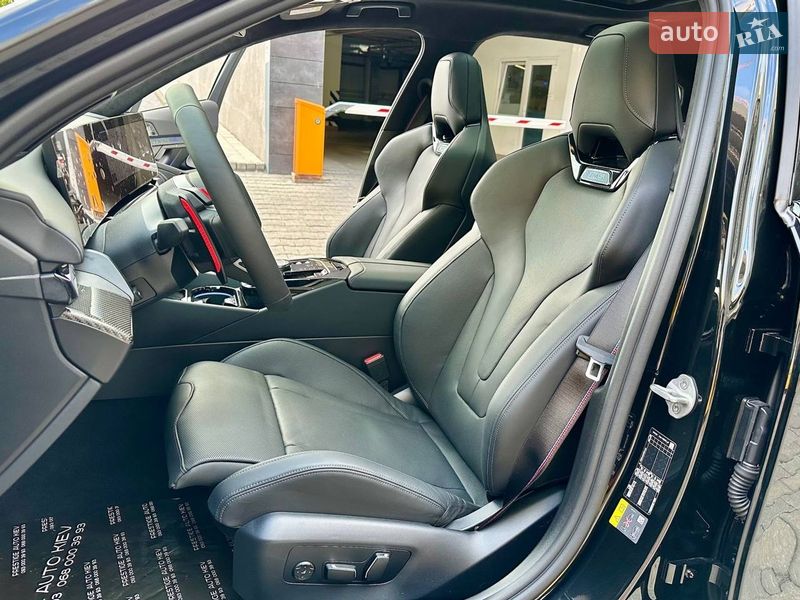 Седан BMW M5 2025 в Киеве