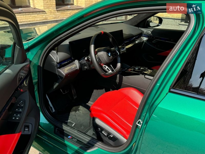 Седан BMW M5 2024 в Киеве